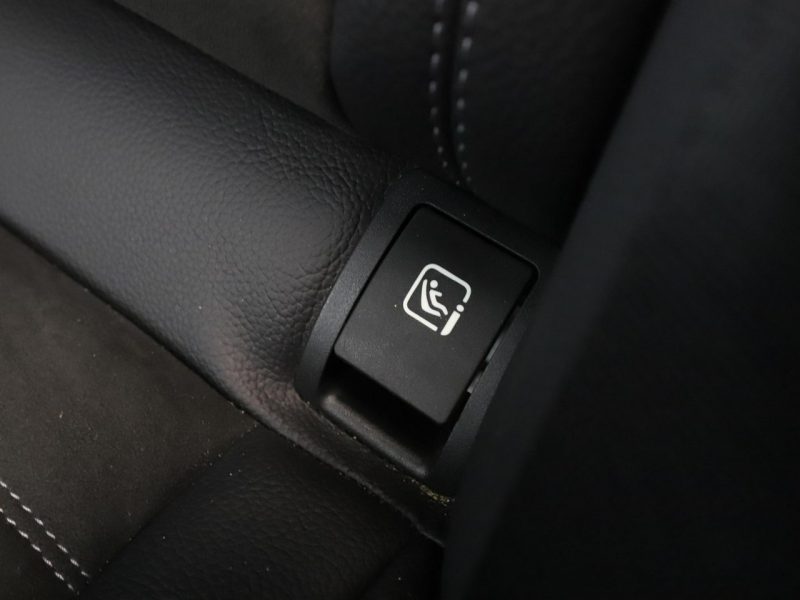 Mercedes C 300 4x4 automat multibeam LED skóra/alcantara virtual cocpit navi kamery W205 (2014-2021)