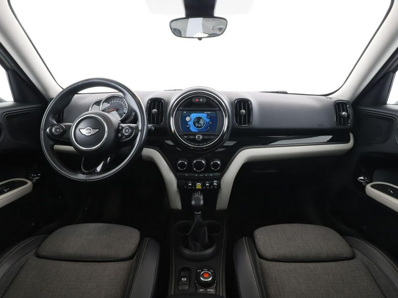 Mini Countryman PHEV 4x4 full LED navi półskóra panorama kamera i czujniki parkowania