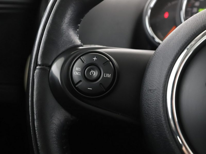 Mini Countryman PHEV 4x4 full LED navi półskóra panorama kamera i czujniki parkowania