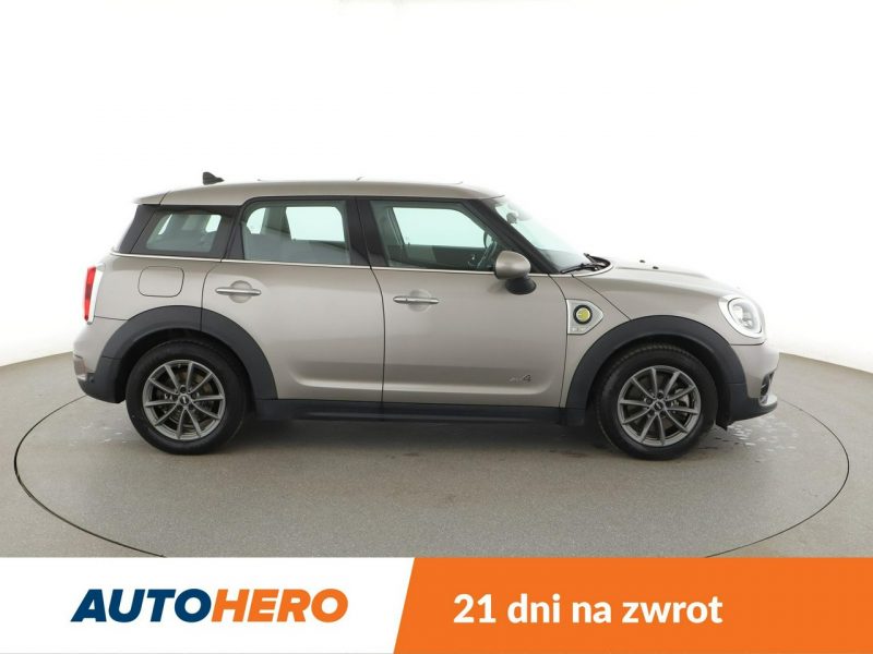 Mini Countryman PHEV 4x4 full LED navi półskóra panorama kamera i czujniki parkowania