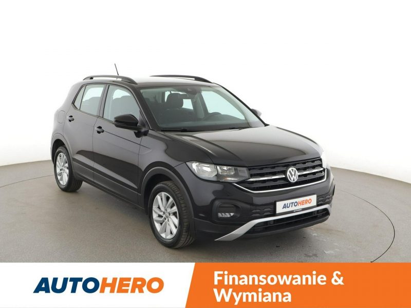 Volkswagen T-Cross klima auto grzane fotele kamera i czujniki parkowania