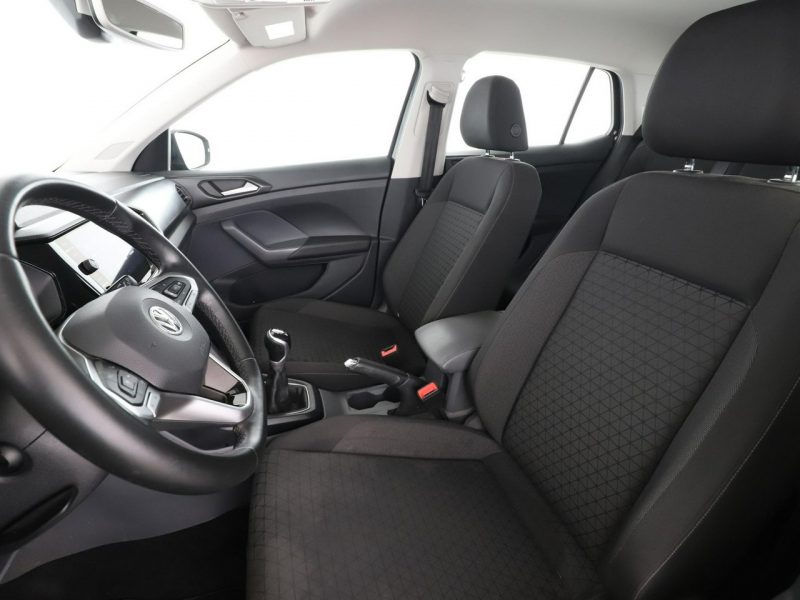 Volkswagen T-Cross klima auto grzane fotele kamera i czujniki parkowania