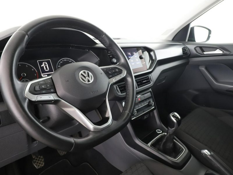 Volkswagen T-Cross klima auto grzane fotele kamera i czujniki parkowania