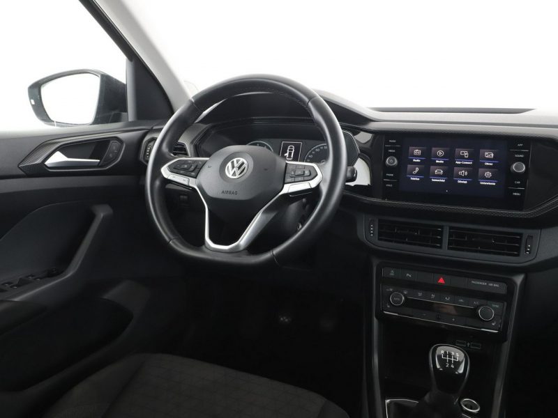 Volkswagen T-Cross klima auto grzane fotele kamera i czujniki parkowania