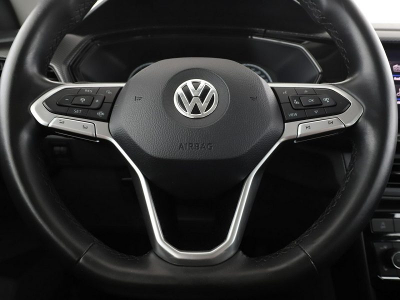 Volkswagen T-Cross klima auto grzane fotele kamera i czujniki parkowania