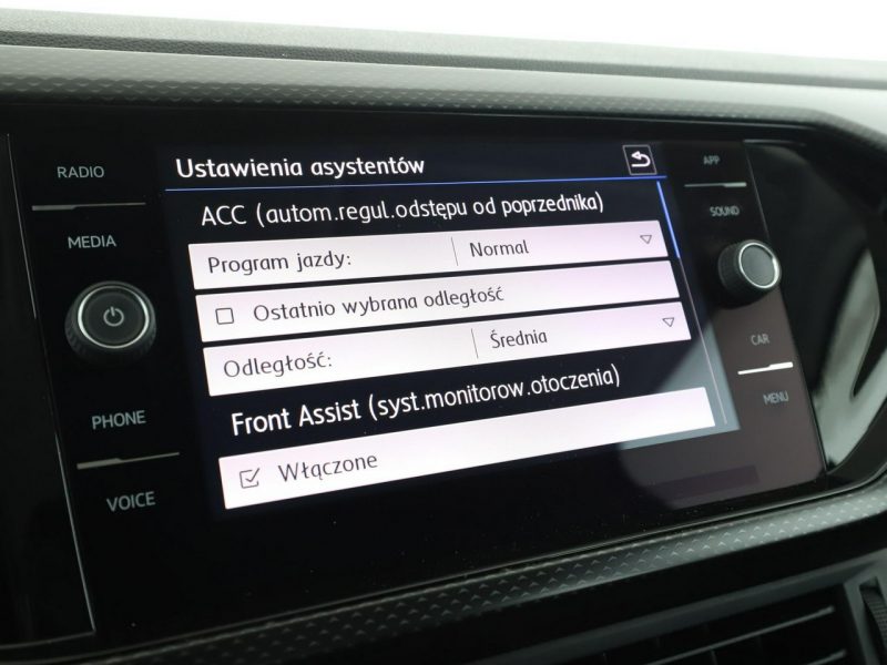 Volkswagen T-Cross klima auto grzane fotele kamera i czujniki parkowania