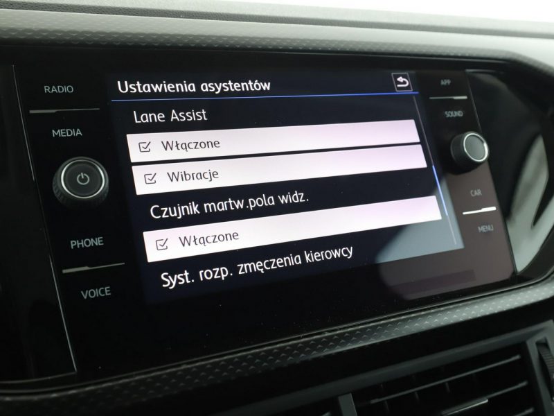 Volkswagen T-Cross klima auto grzane fotele kamera i czujniki parkowania