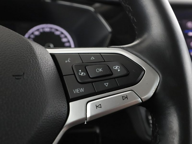 Volkswagen T-Cross klima auto grzane fotele kamera i czujniki parkowania