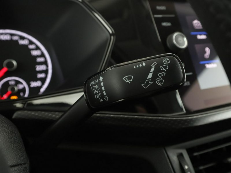 Volkswagen T-Cross klima auto grzane fotele kamera i czujniki parkowania