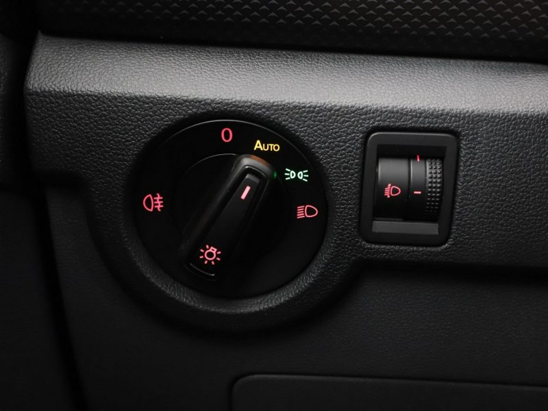 Volkswagen T-Cross klima auto grzane fotele kamera i czujniki parkowania