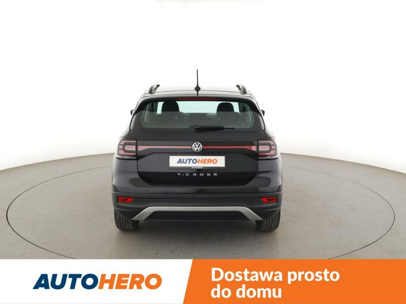 Volkswagen T-Cross klima auto grzane fotele kamera i czujniki parkowania