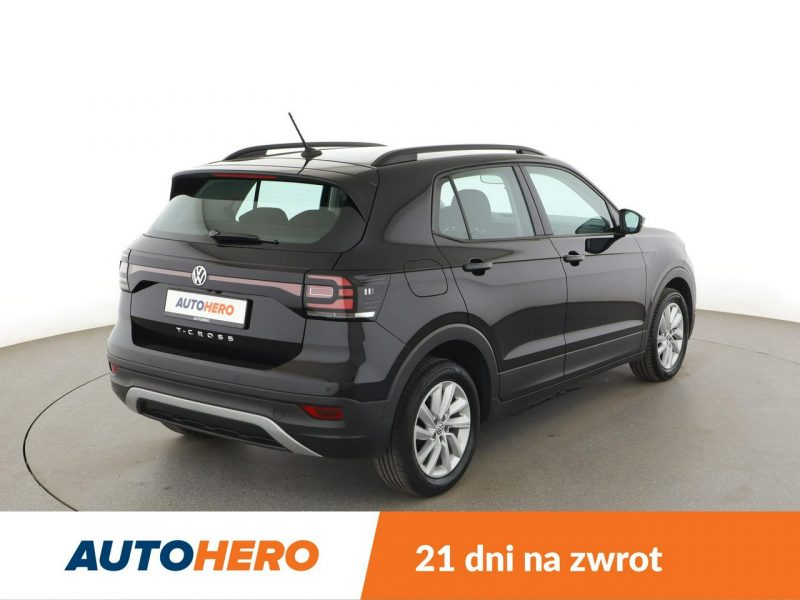Volkswagen T-Cross klima auto grzane fotele kamera i czujniki parkowania
