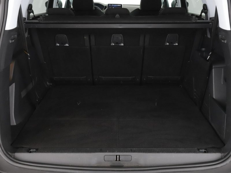 Peugeot 5008 automat virtual cocpit navi klima auto czujniki parkowania II (2017-)