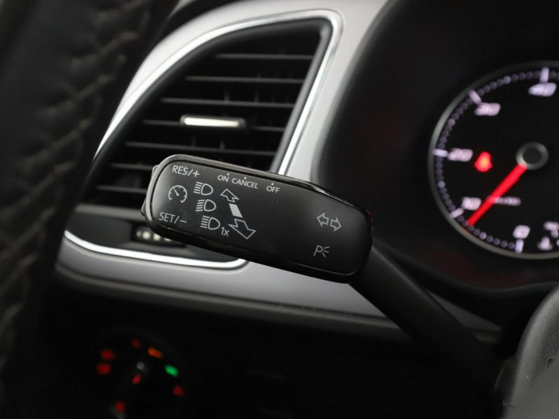 Seat Leon full LED klima auto navi kamera i czujniki parkowania IV (2020 - )