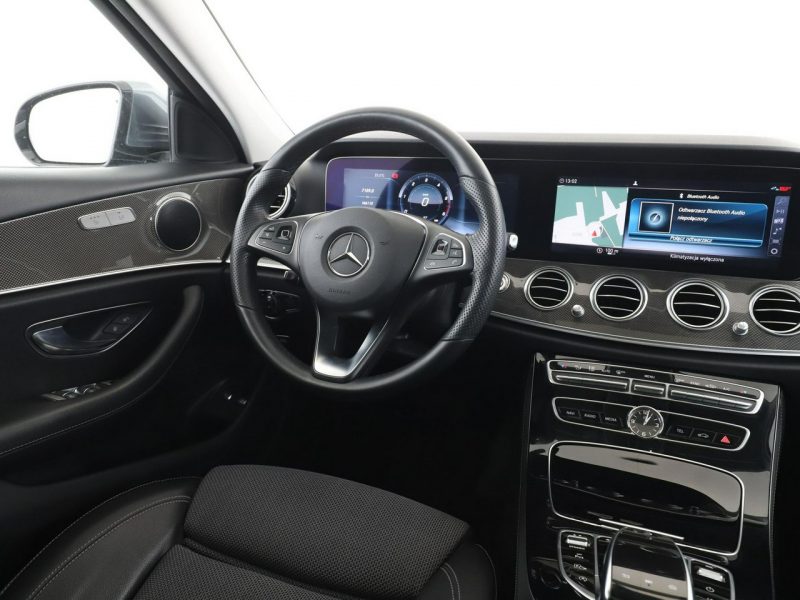 Mercedes E 220 Avantgarde Automat Tempomat Navi Virtual Grzane El.Fotele Multibeam W213 (2016-)