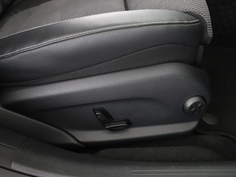 Mercedes E 220 Avantgarde Automat Tempomat Navi Virtual Grzane El.Fotele Multibeam W213 (2016-)