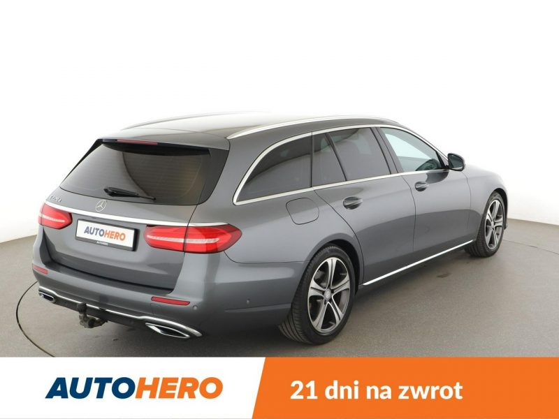 Mercedes E 220 Avantgarde Automat Tempomat Navi Virtual Grzane El.Fotele Multibeam W213 (2016-)