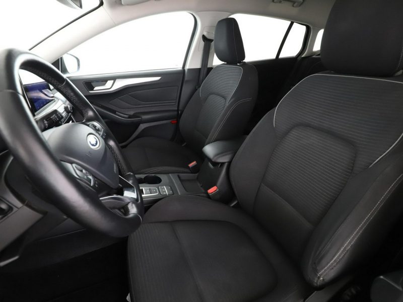 Ford Focus automat klima auto navi grzane fotele i kierownica kamera i czujniki p Mk4 (2018-)