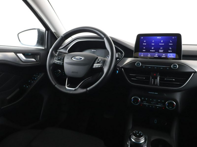Ford Focus automat klima auto navi grzane fotele i kierownica kamera i czujniki p Mk4 (2018-)