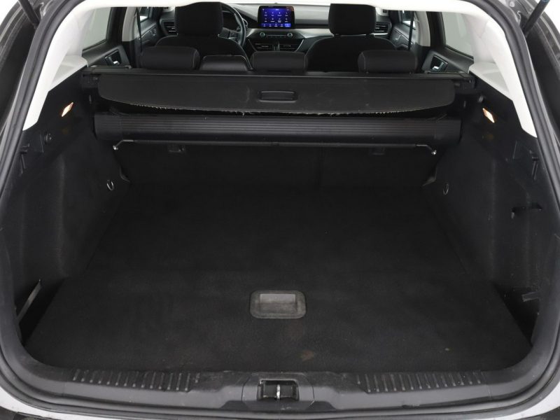 Ford Focus automat klima auto navi grzane fotele i kierownica kamera i czujniki p Mk4 (2018-)
