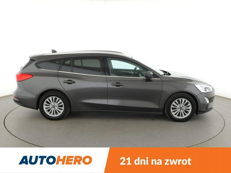 Ford Focus automat klima auto navi grzane fotele i kierownica kamera i czujniki p Mk4 (2018-)