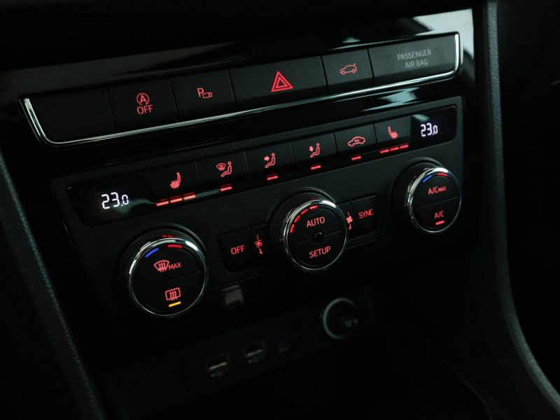Seat Ateca Xcellence automat 150KM skóra panorama navi grzane fotele climatronic