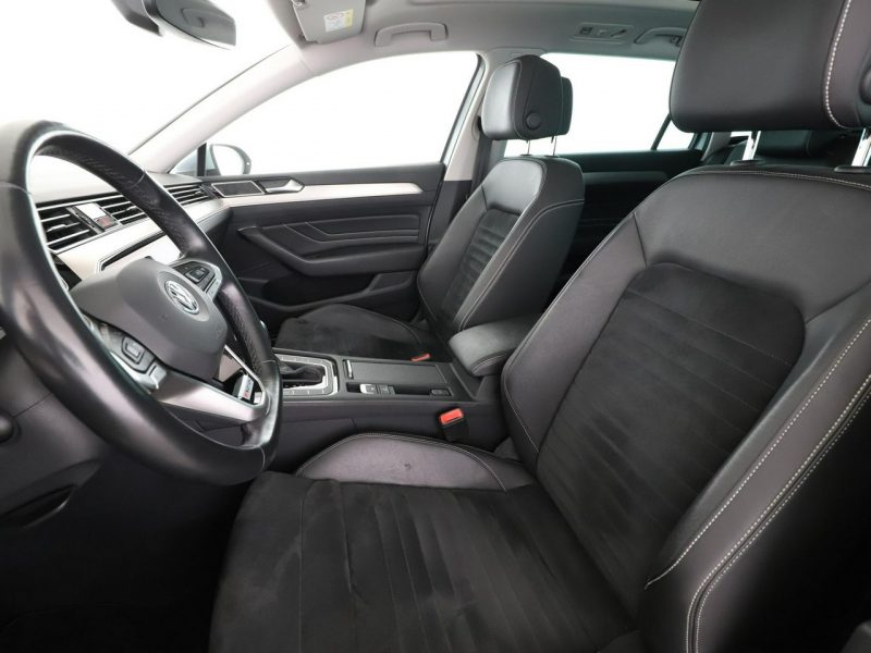 Volkswagen Passat FV23 2.0TDI 4Motion Elegance Panorama ACC Navi GrzaneFotele LED Matrix B8 (2014-2023)