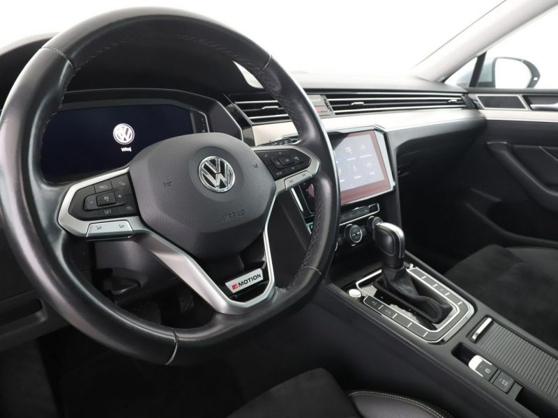 Volkswagen Passat FV23 2.0TDI 4Motion Elegance Panorama ACC Navi GrzaneFotele LED Matrix B8 (2014-2023)