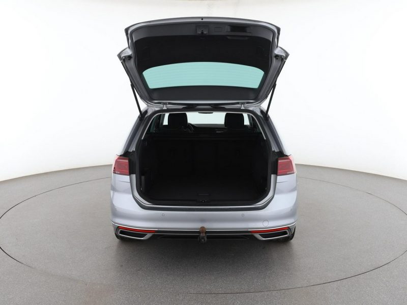 Volkswagen Passat FV23 2.0TDI 4Motion Elegance Panorama ACC Navi GrzaneFotele LED Matrix B8 (2014-2023)
