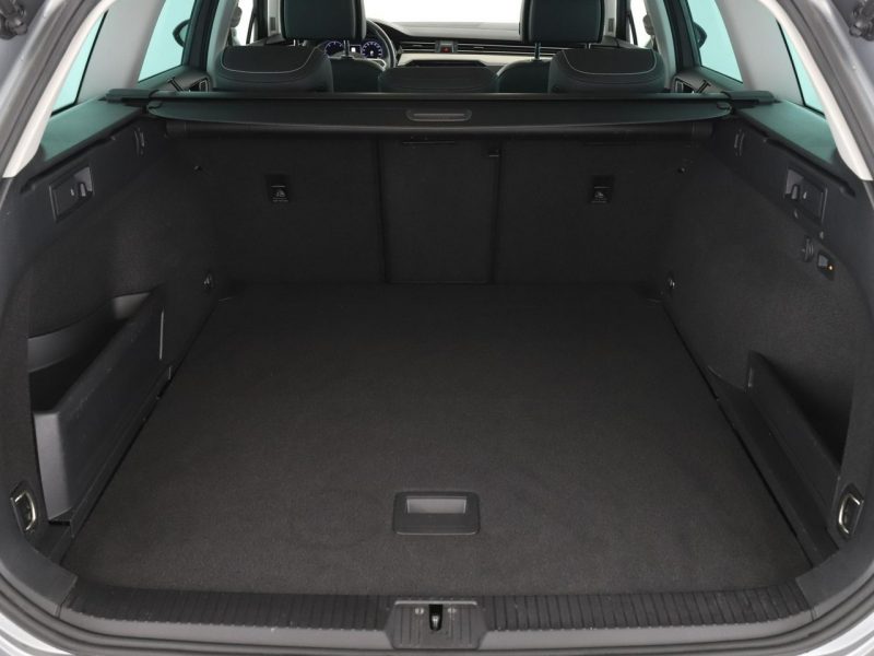 Volkswagen Passat FV23 2.0TDI 4Motion Elegance Panorama ACC Navi GrzaneFotele LED Matrix B8 (2014-2023)