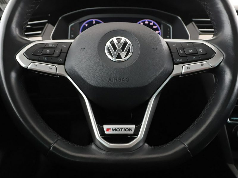 Volkswagen Passat FV23 2.0TDI 4Motion Elegance Panorama ACC Navi GrzaneFotele LED Matrix B8 (2014-2023)