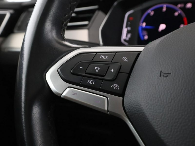 Volkswagen Passat FV23 2.0TDI 4Motion Elegance Panorama ACC Navi GrzaneFotele LED Matrix B8 (2014-2023)