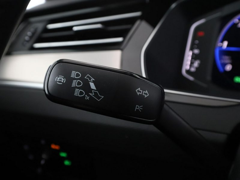 Volkswagen Passat FV23 2.0TDI 4Motion Elegance Panorama ACC Navi GrzaneFotele LED Matrix B8 (2014-2023)