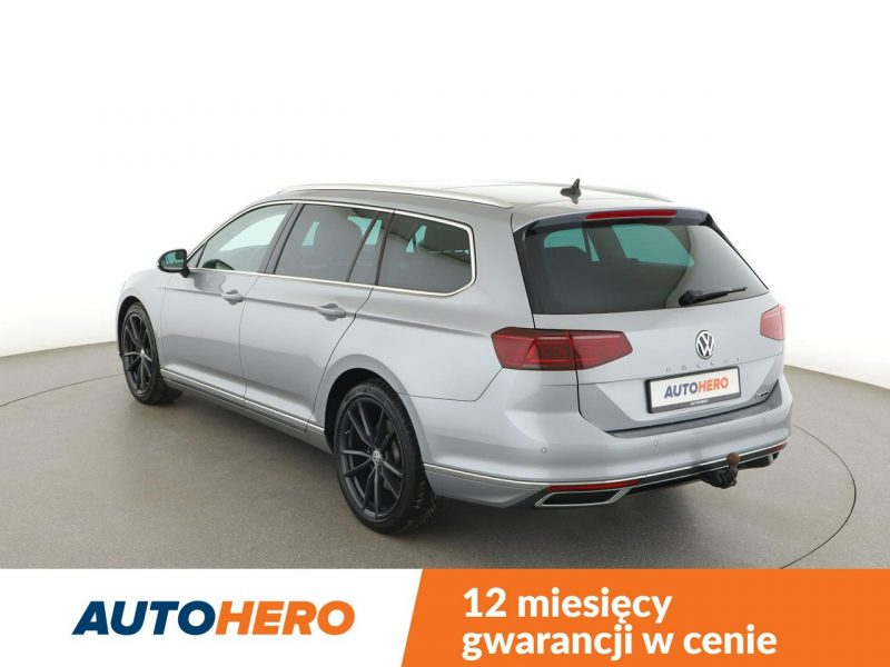 Volkswagen Passat FV23 2.0TDI 4Motion Elegance Panorama ACC Navi GrzaneFotele LED Matrix B8 (2014-2023)