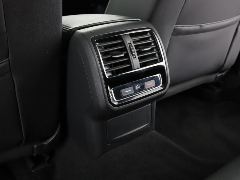 Volkswagen Passat FV23 2.0TDI 4Motion Elegance Panorama ACC Navi GrzaneFotele LED Matrix B8 (2014-2023)
