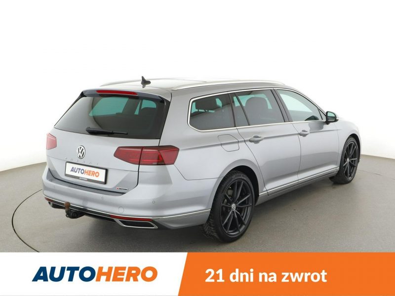 Volkswagen Passat FV23 2.0TDI 4Motion Elegance Panorama ACC Navi GrzaneFotele LED Matrix B8 (2014-2023)
