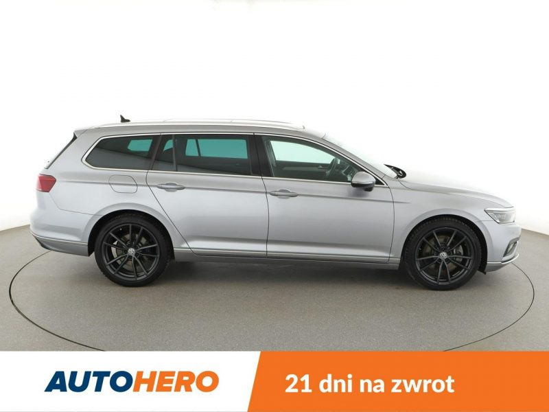 Volkswagen Passat FV23 2.0TDI 4Motion Elegance Panorama ACC Navi GrzaneFotele LED Matrix B8 (2014-2023)