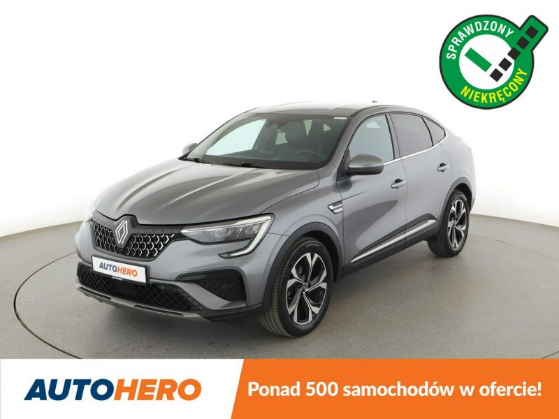Renault Arkana lift HEV virtual cocpit navi kamery i cujniki parkowania klima auto