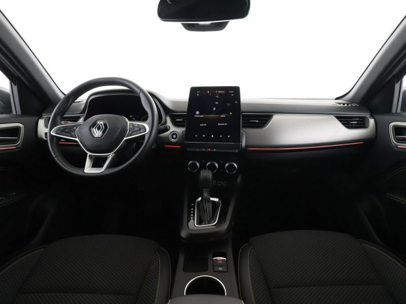 Renault Arkana lift HEV virtual cocpit navi kamery i cujniki parkowania klima auto