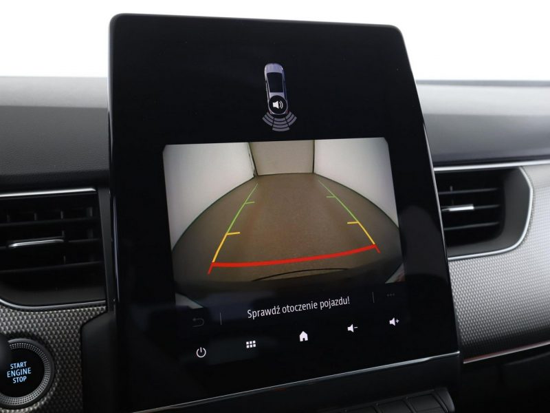 Renault Arkana lift HEV virtual cocpit navi kamery i cujniki parkowania klima auto