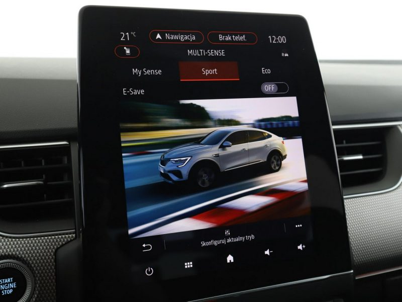 Renault Arkana lift HEV virtual cocpit navi kamery i cujniki parkowania klima auto
