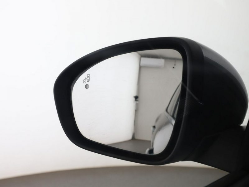 Renault Arkana lift HEV virtual cocpit navi kamery i cujniki parkowania klima auto