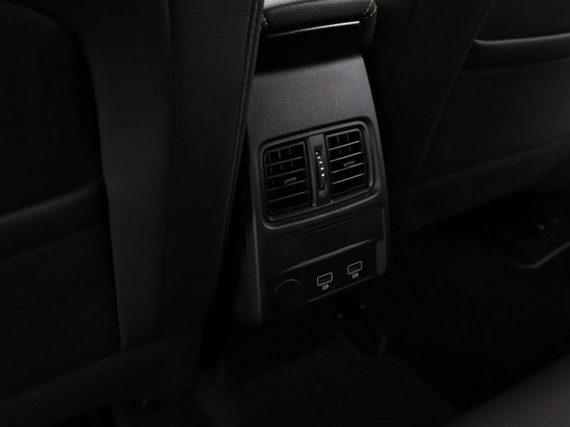 Renault Arkana lift HEV virtual cocpit navi kamery i cujniki parkowania klima auto