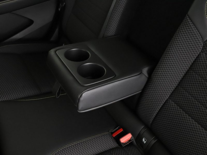 Renault Arkana lift HEV virtual cocpit navi kamery i cujniki parkowania klima auto