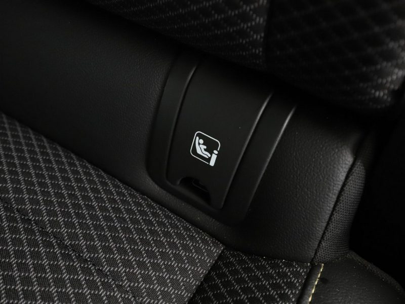 Renault Arkana lift HEV virtual cocpit navi kamery i cujniki parkowania klima auto