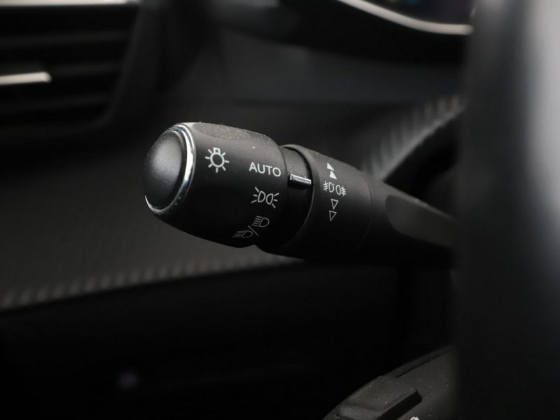 Peugeot 2008 full LED virtual cocpit panorama półskóra navi kamery II (2019-)