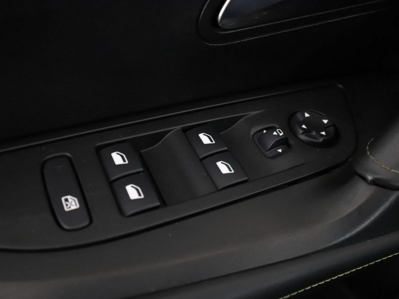 Peugeot 2008 full LED virtual cocpit panorama półskóra navi kamery II (2019-)