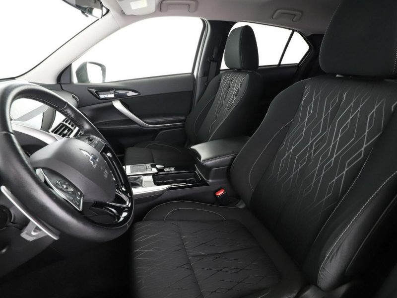 Mitsubishi Eclipse Cross automat kamera niski przebieg grzane fotele tempomat