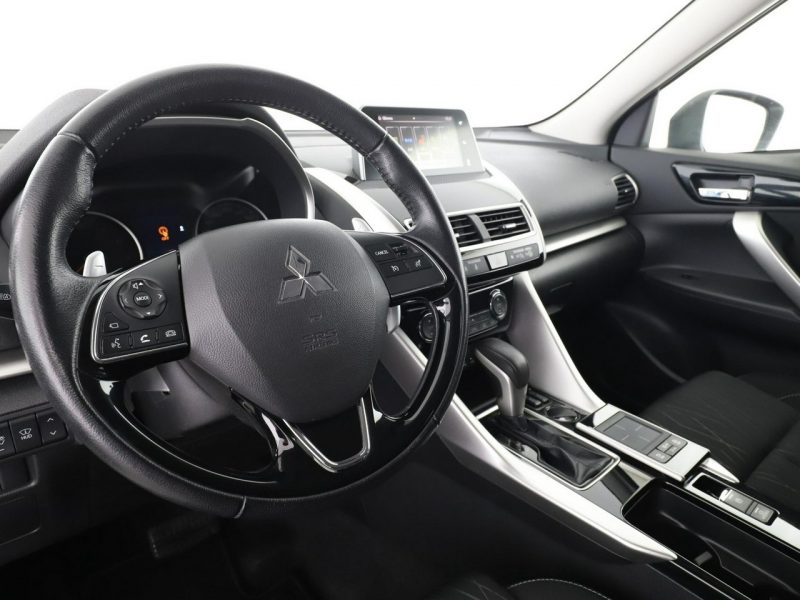Mitsubishi Eclipse Cross automat kamera niski przebieg grzane fotele tempomat