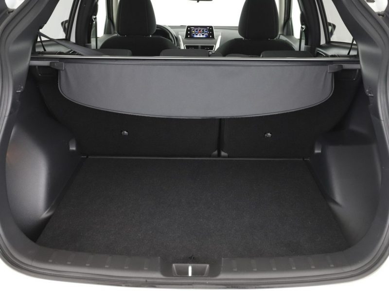 Mitsubishi Eclipse Cross automat kamera niski przebieg grzane fotele tempomat